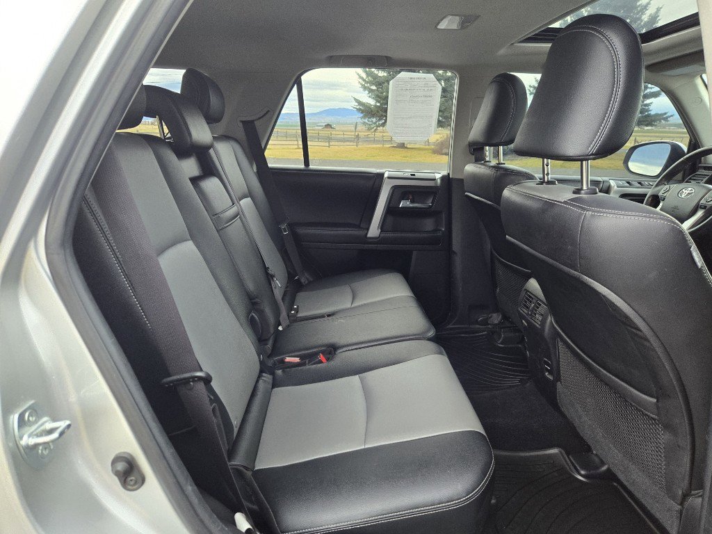 Used 2016 Toyota 4Runner SR5 Premium image 23