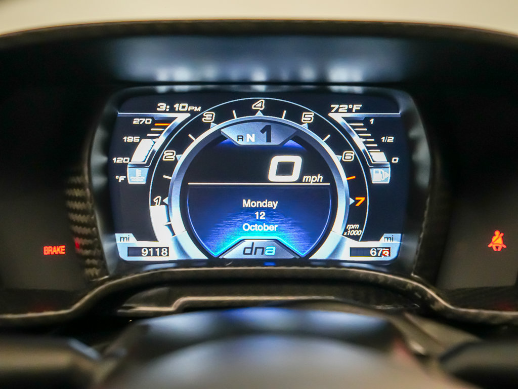 Used 2015 Alfa Romeo 4C Launch Edition w/ Convenience Group RWD image 14