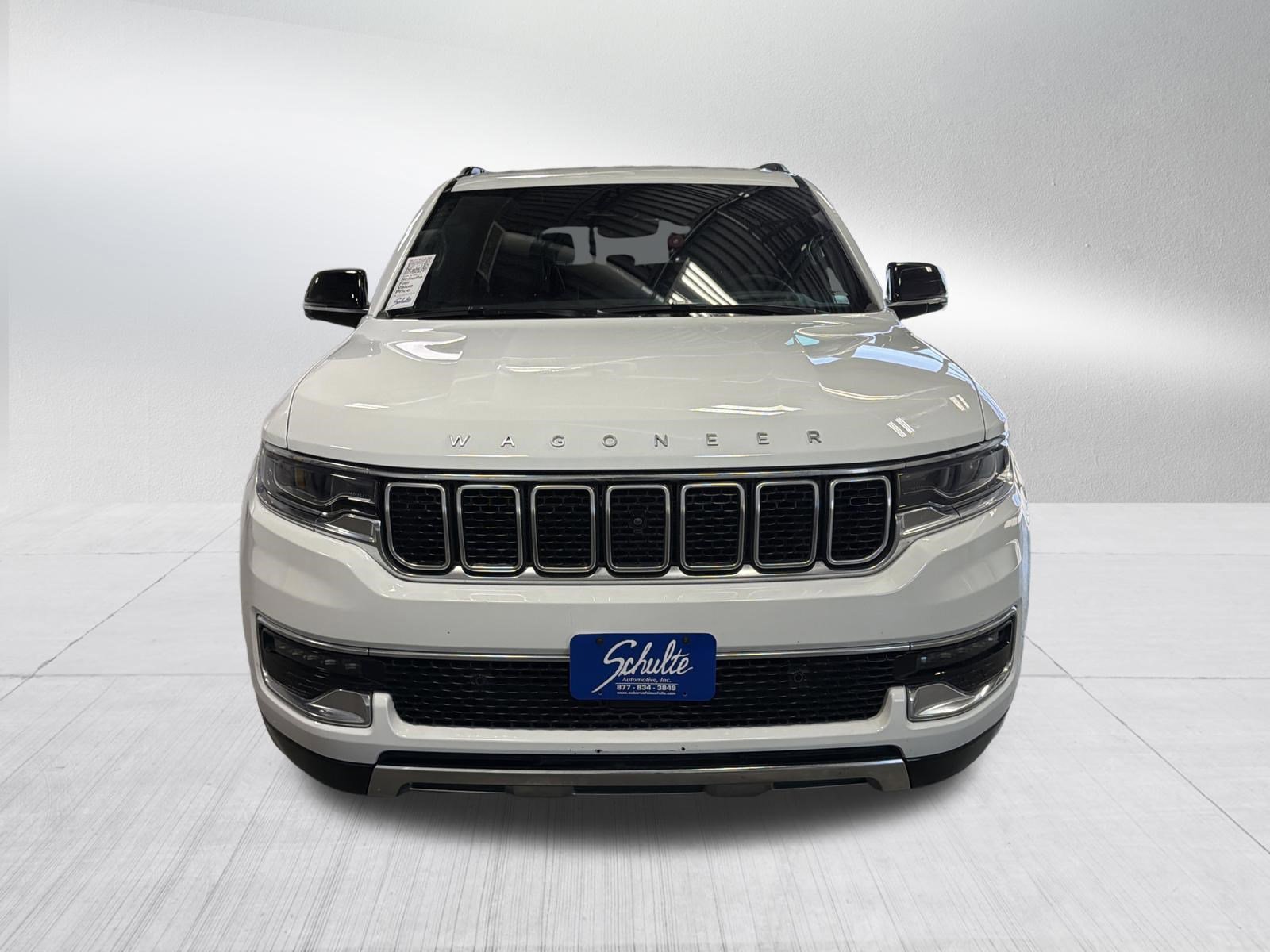 Used 2025 Jeep Wagoneer L Series III AWD/4WD image 2