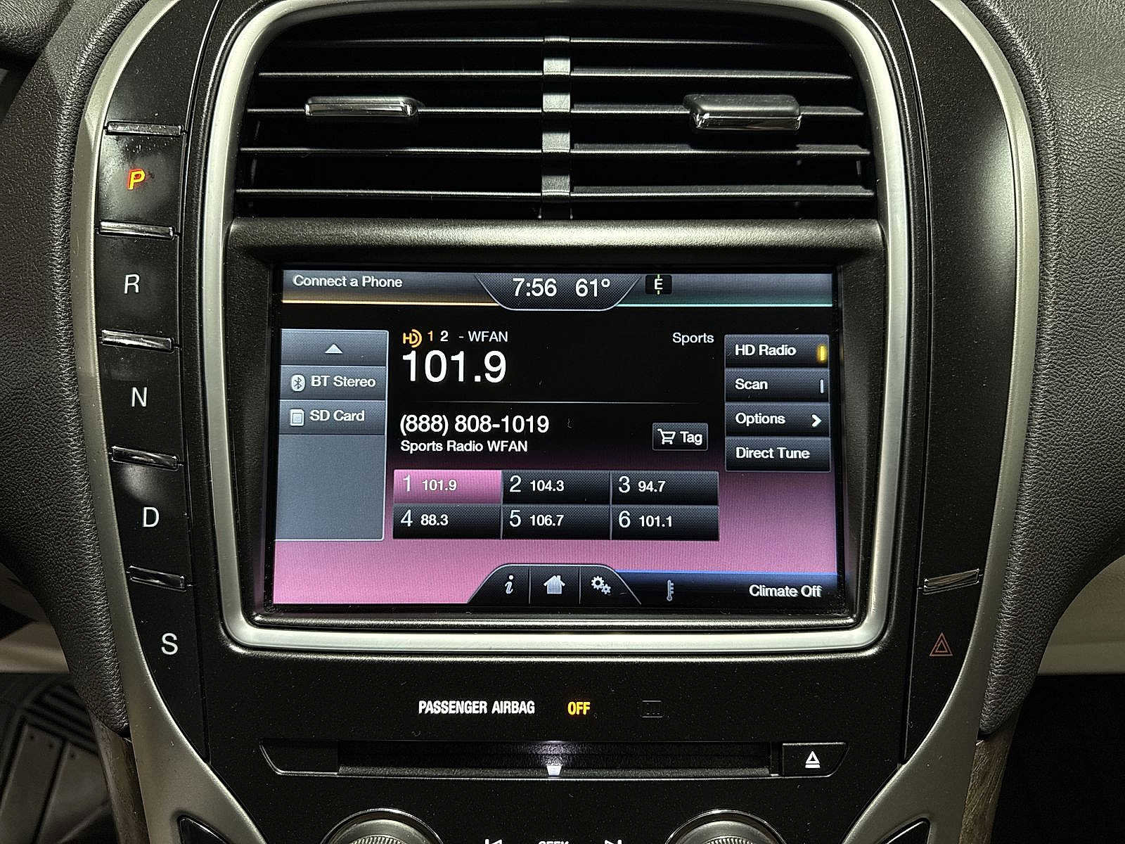 Used 2016 Lincoln MKX Reserve w/ Cargo Accessories Package image 21