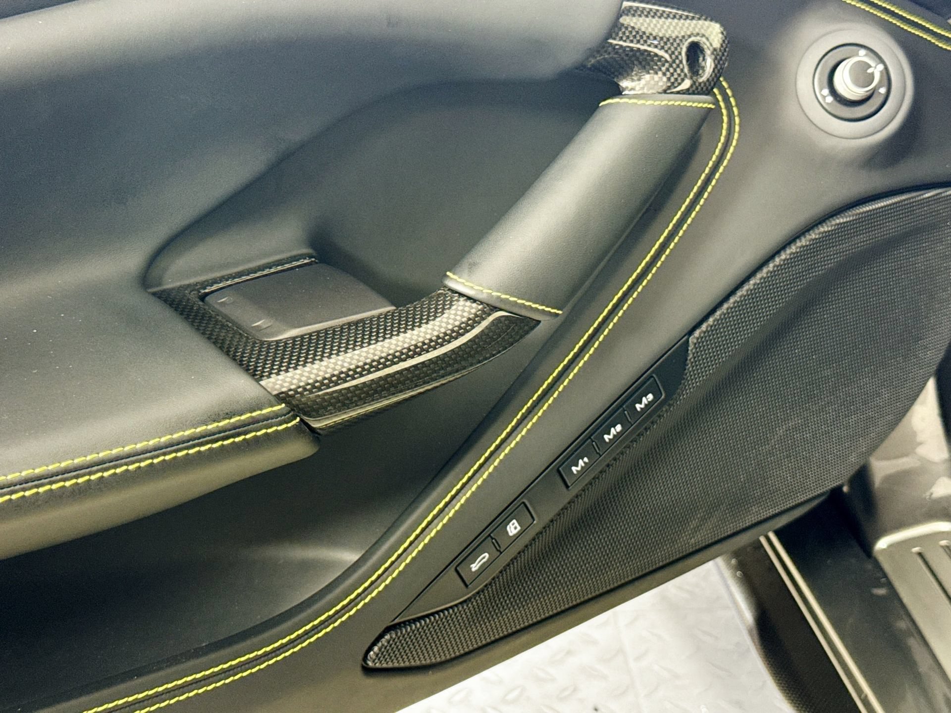 Certified 2021 Ferrari F8 Tributo RWD image 16