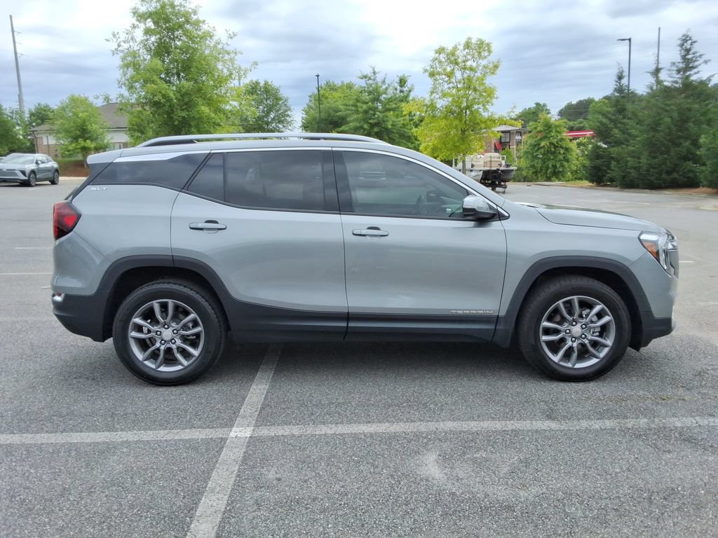 Certified 2024 GMC Terrain SLT w/ Infotainment Package II AWD/4WD image 4