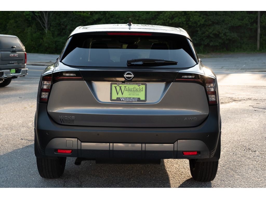 Used 2025 Nissan Kicks SV w/ Interior Electronics Package image 7