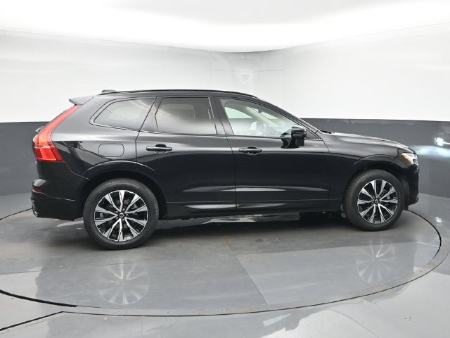 Used 2024 Volvo XC60 B5 Core w/ Climate Package AWD/4WD image 9