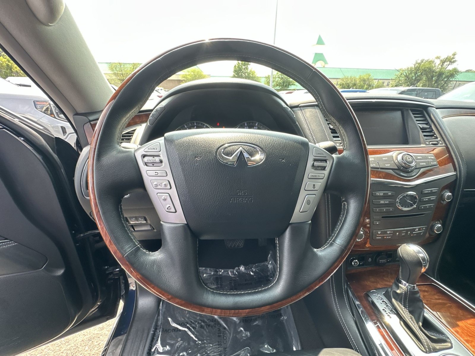 Used 2017 INFINITI QX80 4WD w/ Deluxe Technology Package image 24