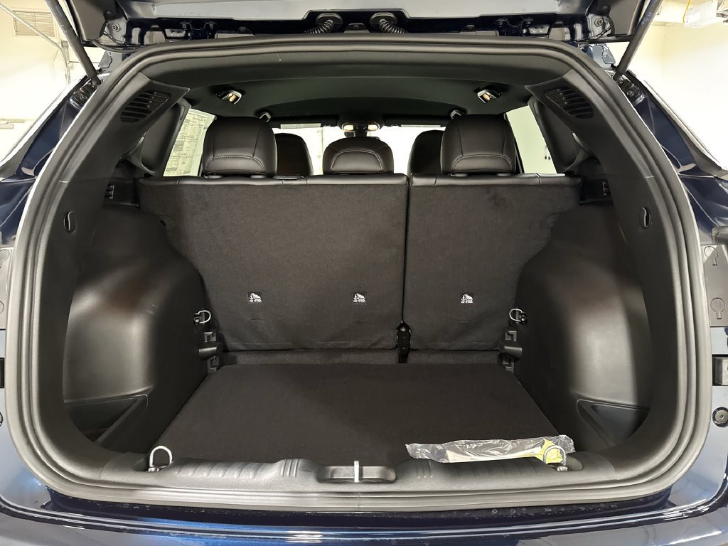 New 2026 Jeep Compass Latitude AWD/4WD image 23