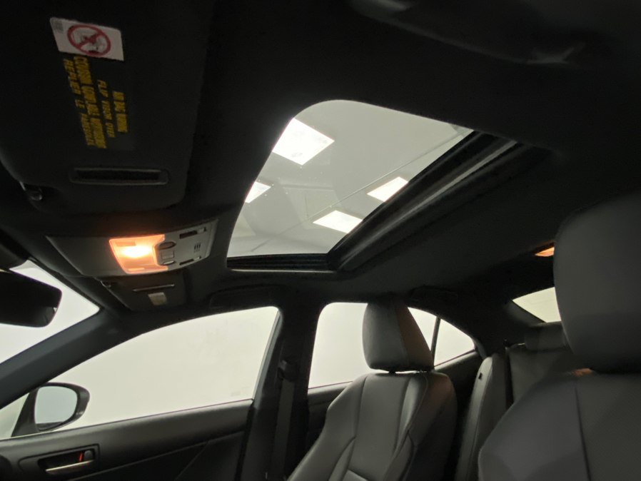 Used 2018 Lexus IS 300 AWD image 19