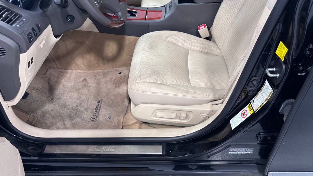 Used 2010 Lexus ES 350 w/ Preferred Accessory Package FWD image 11