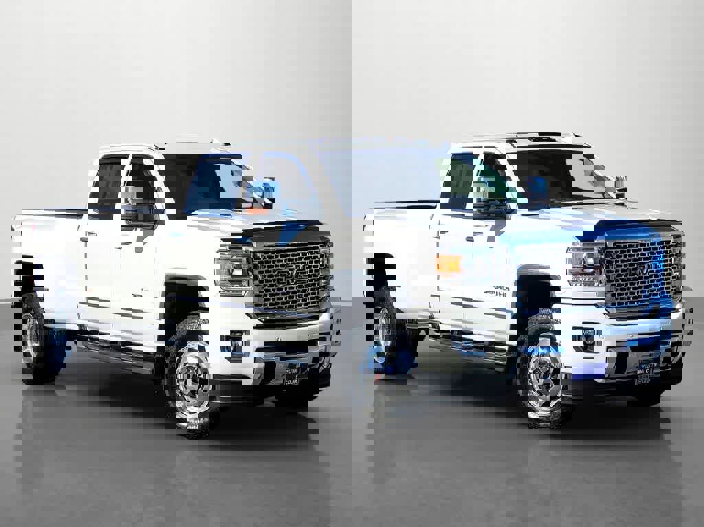 Used 2016 GMC Sierra 3500 Denali w/ Duramax Plus Package image 8