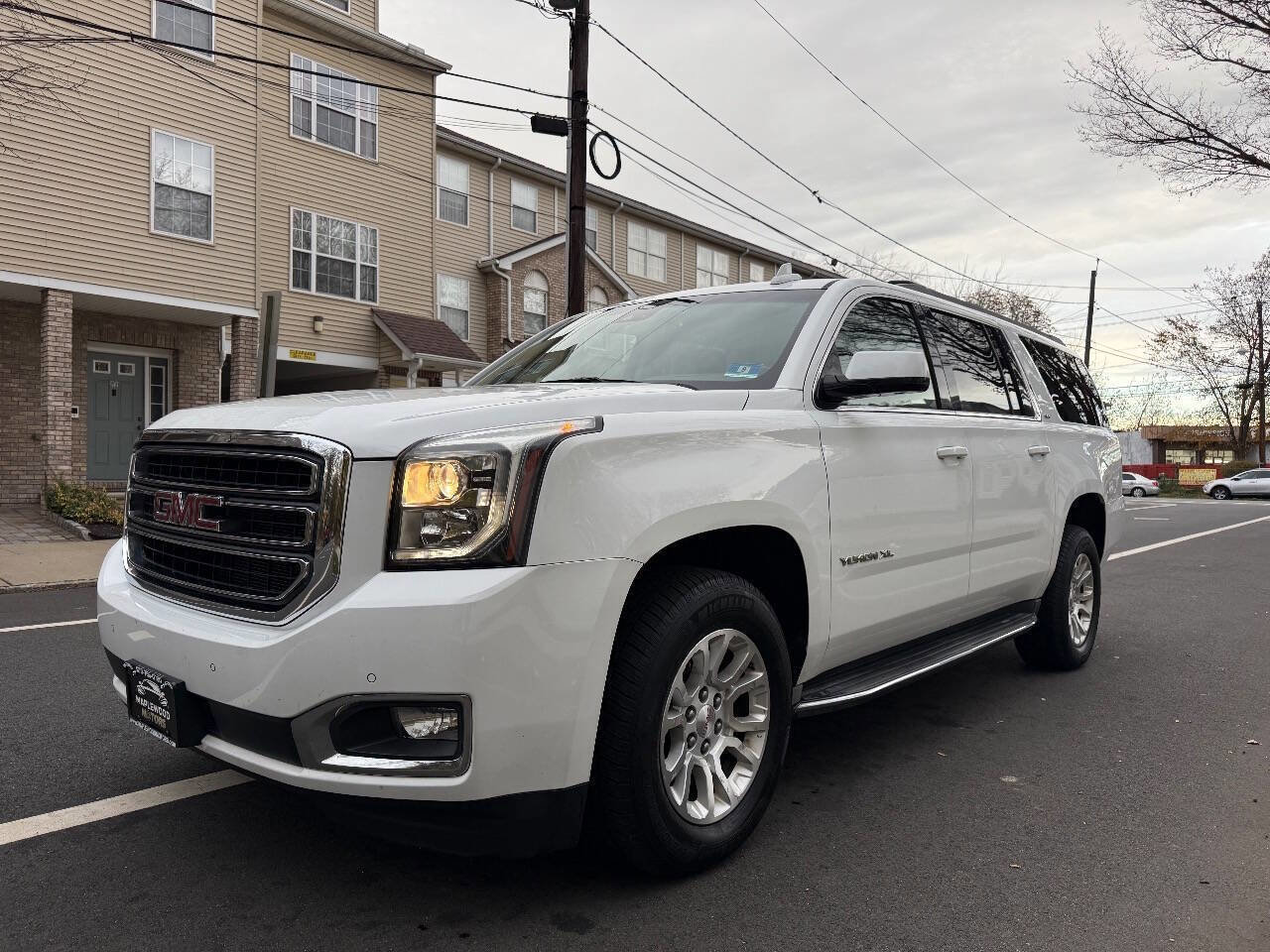 Used 2016 GMC Yukon XL SLT w/ Open Road Package image 2
