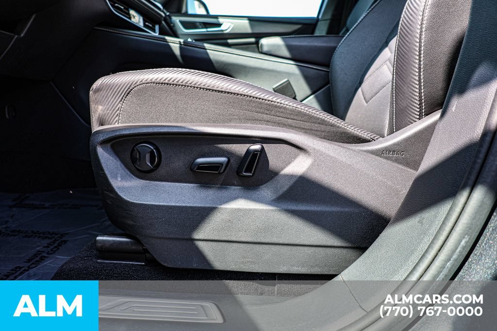 Used 2024 Volkswagen Atlas Cross Sport SE FWD image 25