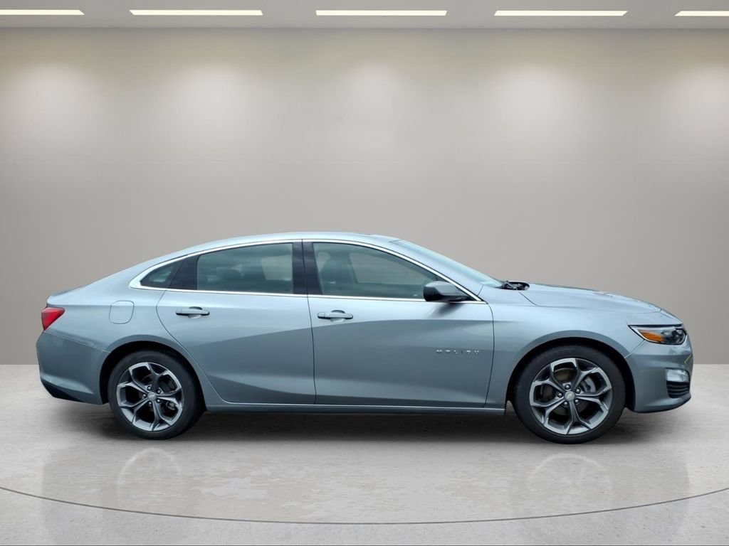 Used 2024 Chevrolet Malibu LT FWD image 2