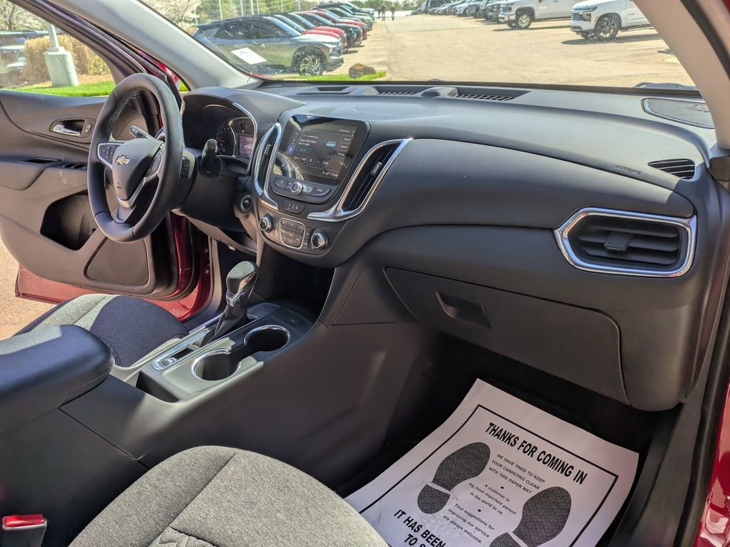 Used 2023 Chevrolet Equinox LT image 30