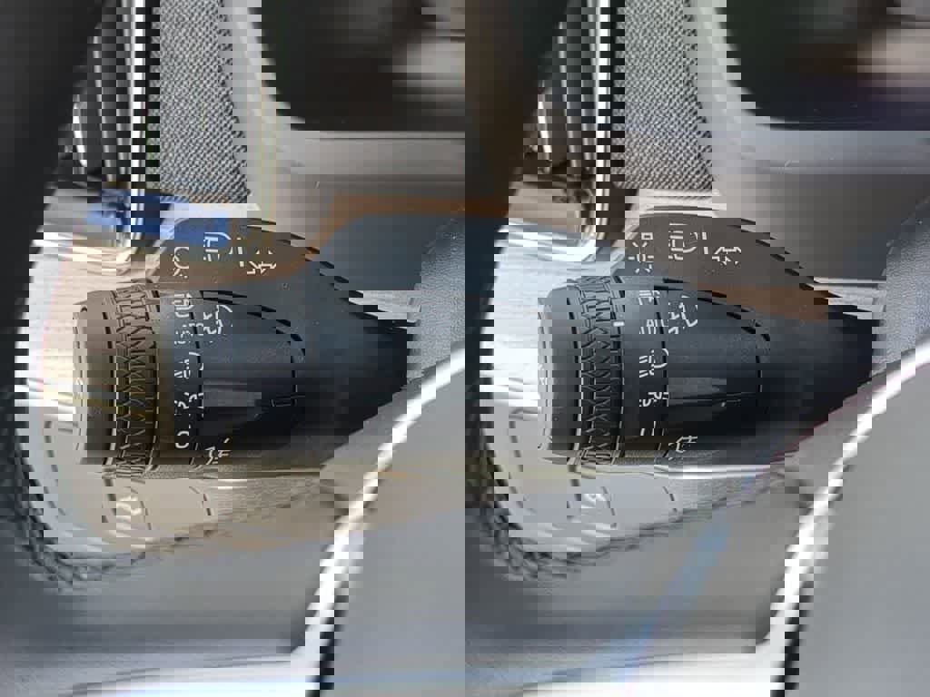 New 2026 Volvo XC90 B5 Plus w/ Protection Package Premier image 25