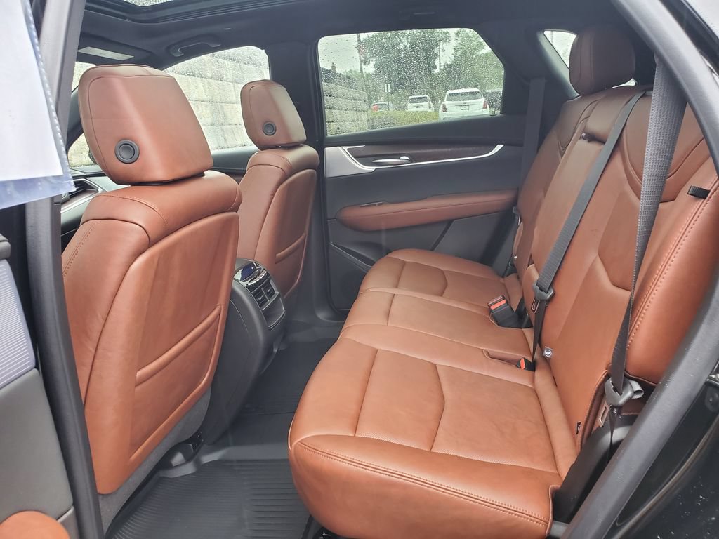Certified 2026 Cadillac XT5 Sportv w/ LPO, Floor Liner Package AWD/4WD image 42