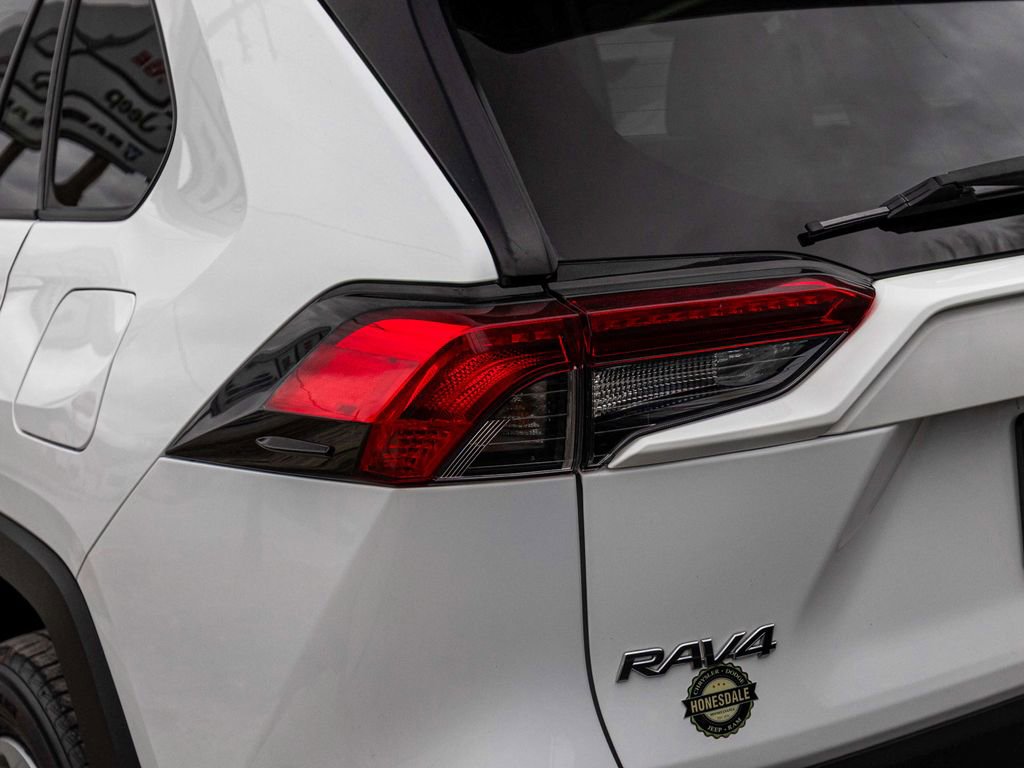 Used 2019 Toyota RAV4 LE w/ All Weather Liner Package AWD/4WD image 35