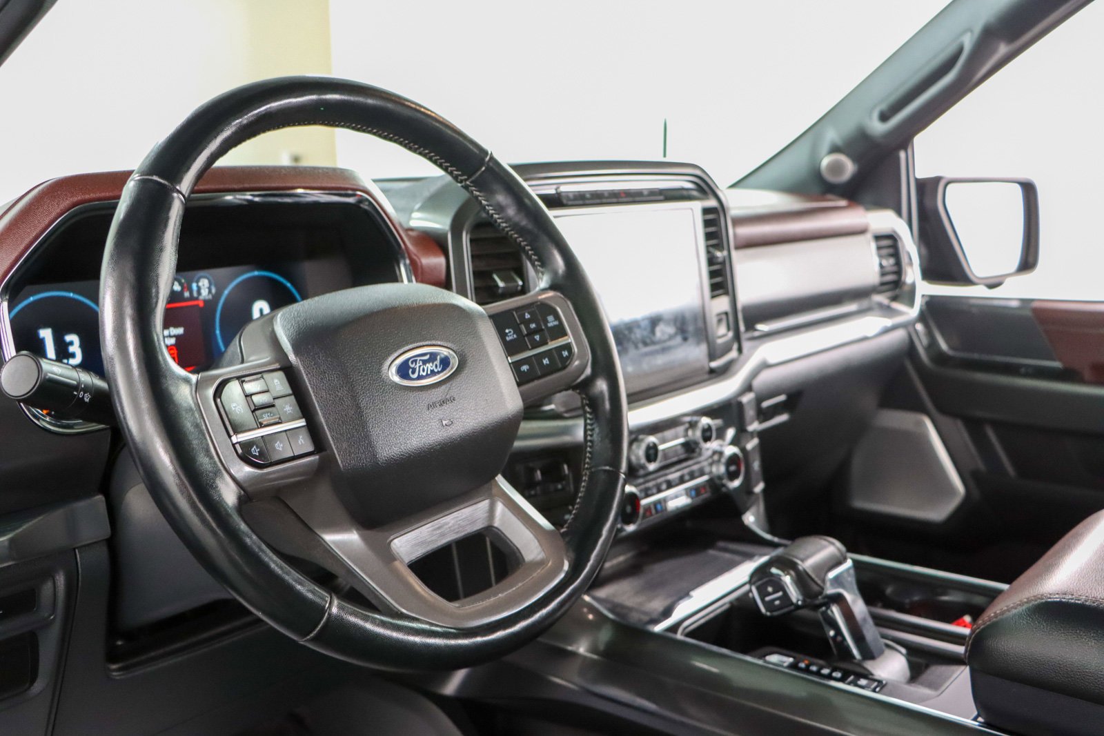 Used 2022 Ford F150 Lariat w/ Equipment Group 502A High image 26