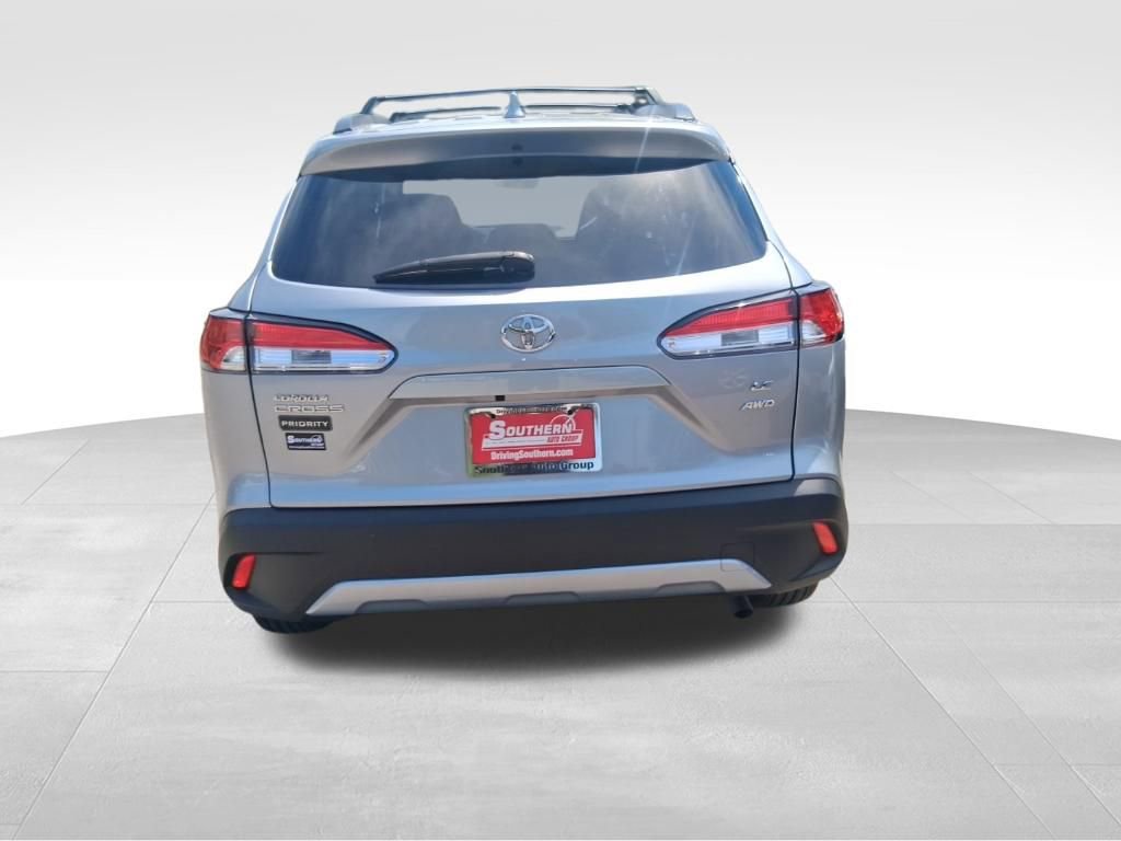 Used 2024 Toyota Corolla Cross LE AWD/4WD image 4