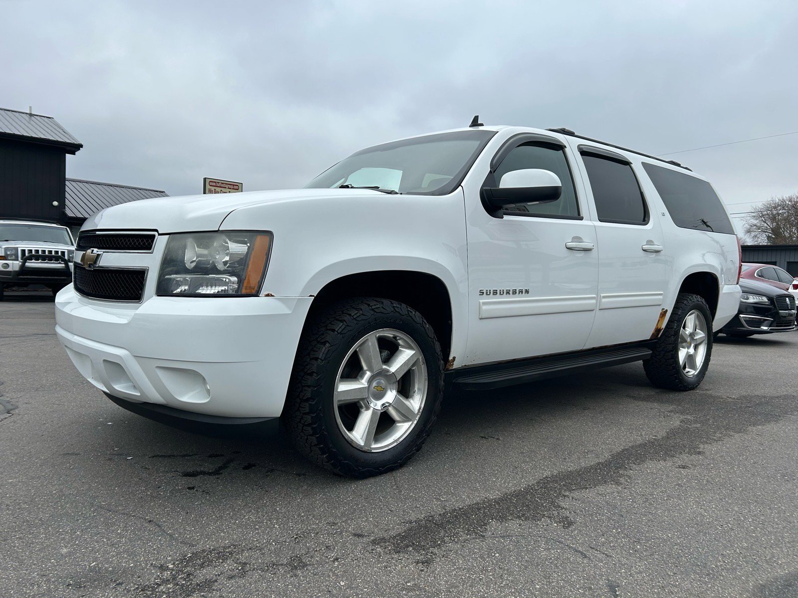 Used 2011 Chevrolet Suburban LT image 4
