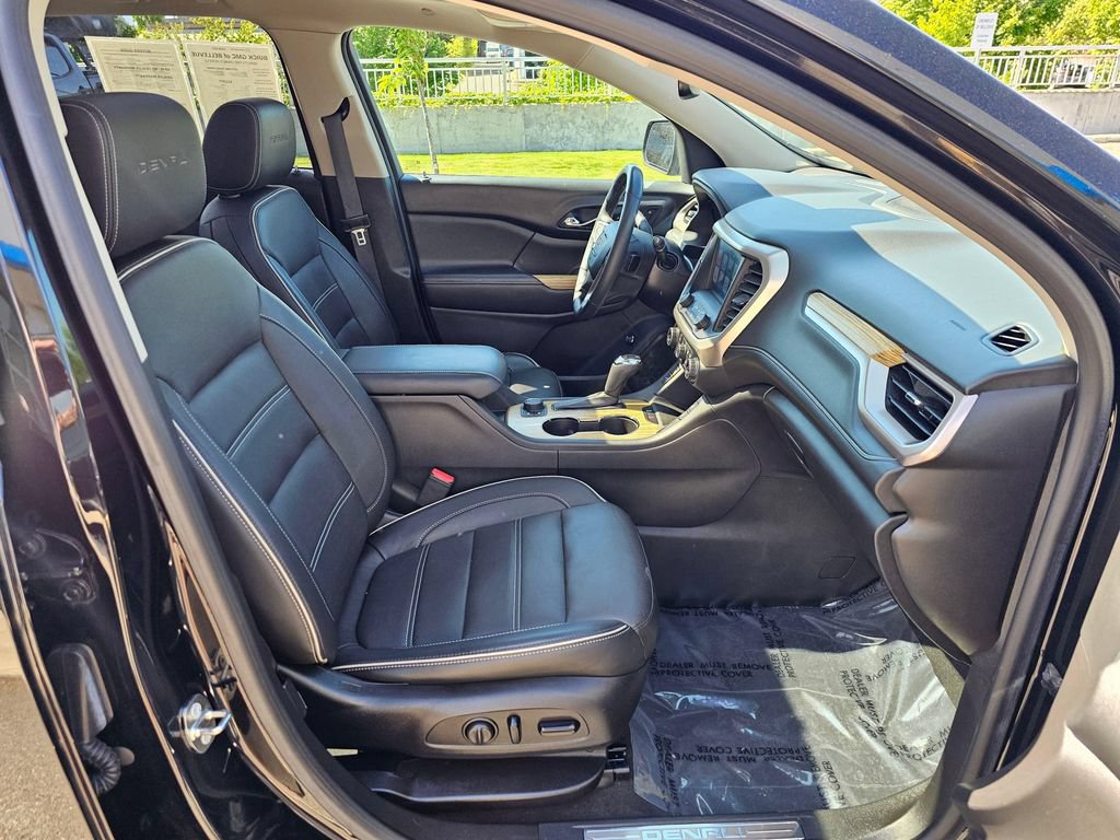 Used 2017 GMC Acadia Denali w/ Technology Package AWD/4WD image 11
