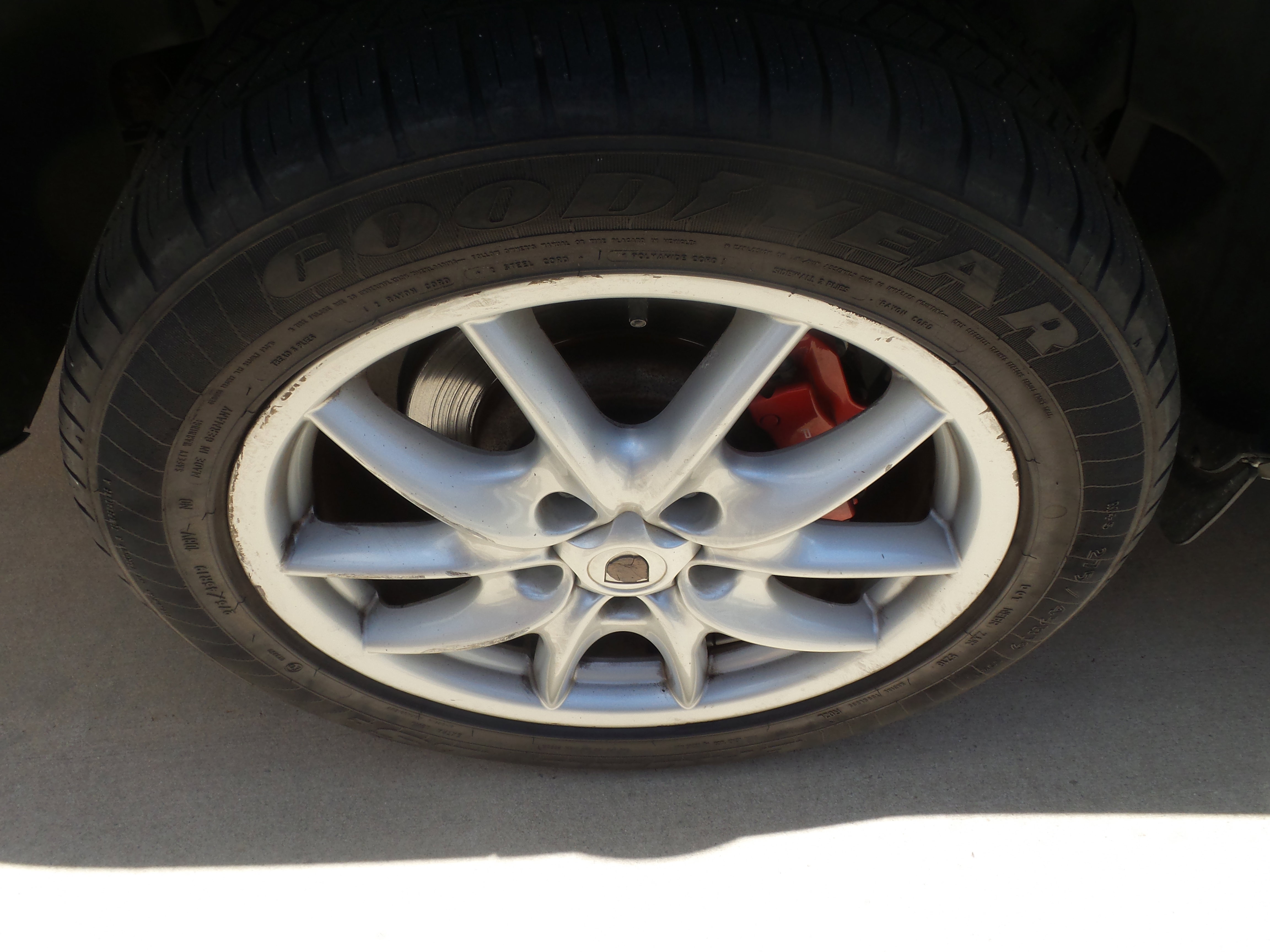 Used 2004 Porsche Cayenne Turbo image 9