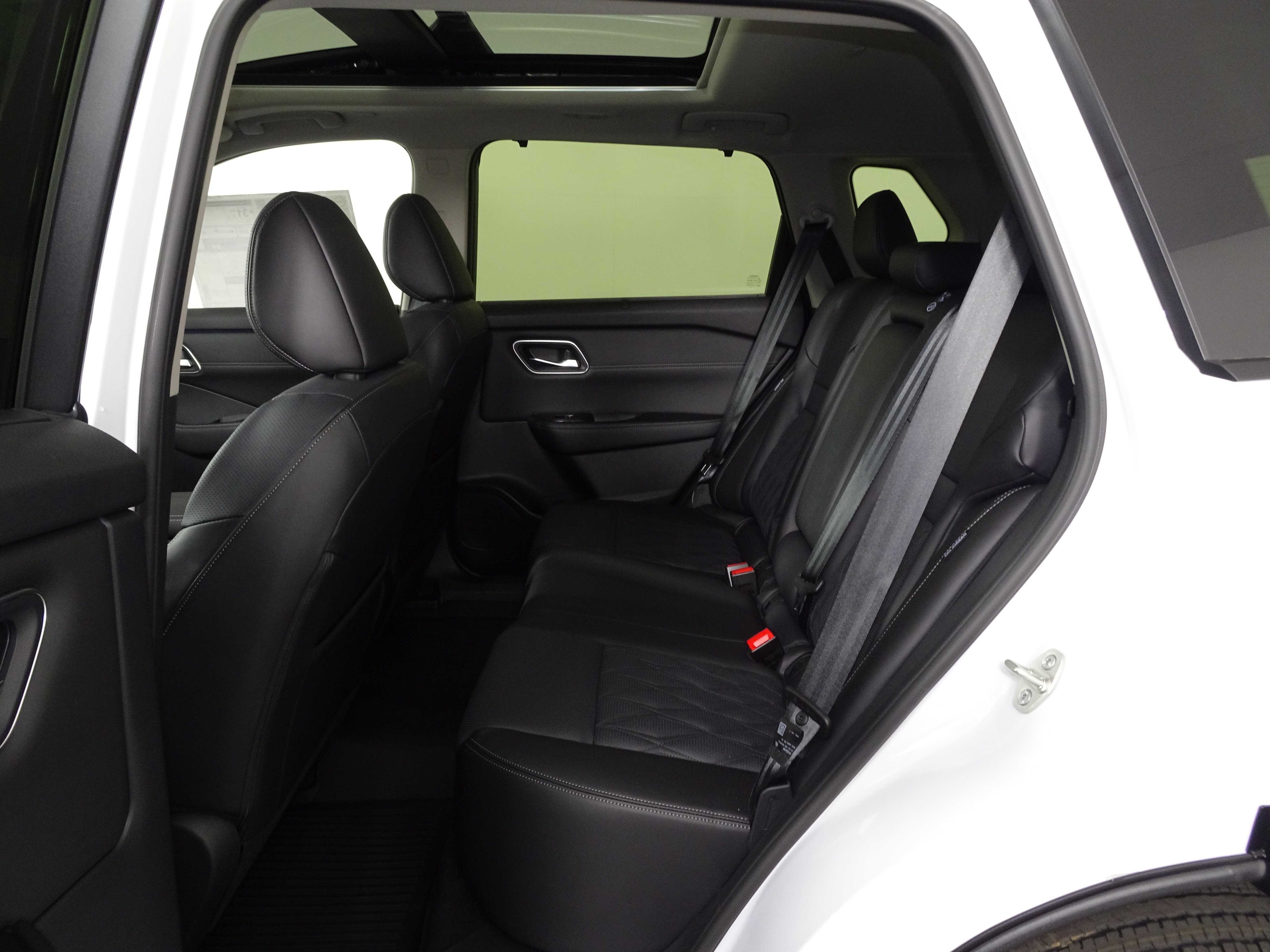 New 2026 Nissan Rogue Platinum w/ Platinum Premium Package image 7