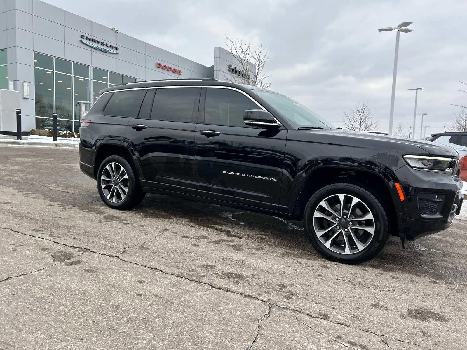 Certified 2023 Jeep Grand Cherokee L Overland w/ Advanced Protech Group III image 8