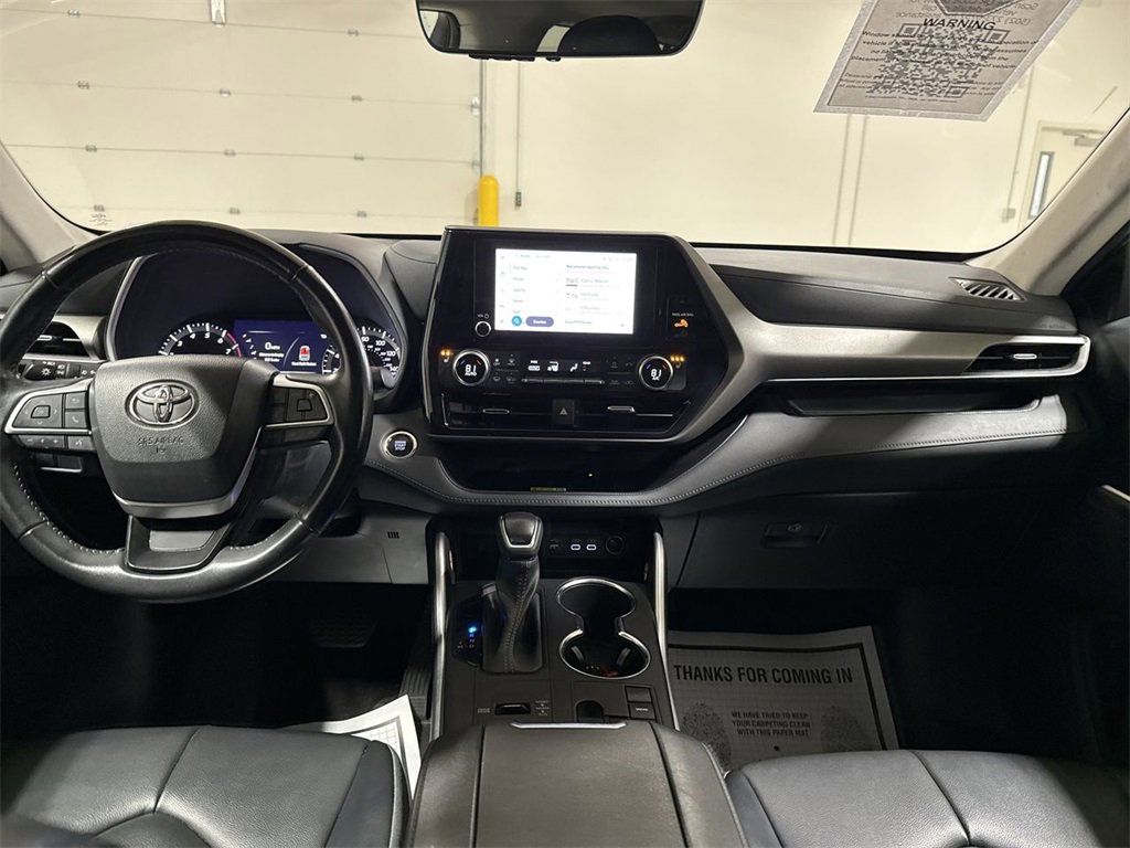 Used 2023 Toyota Highlander XLE image 10