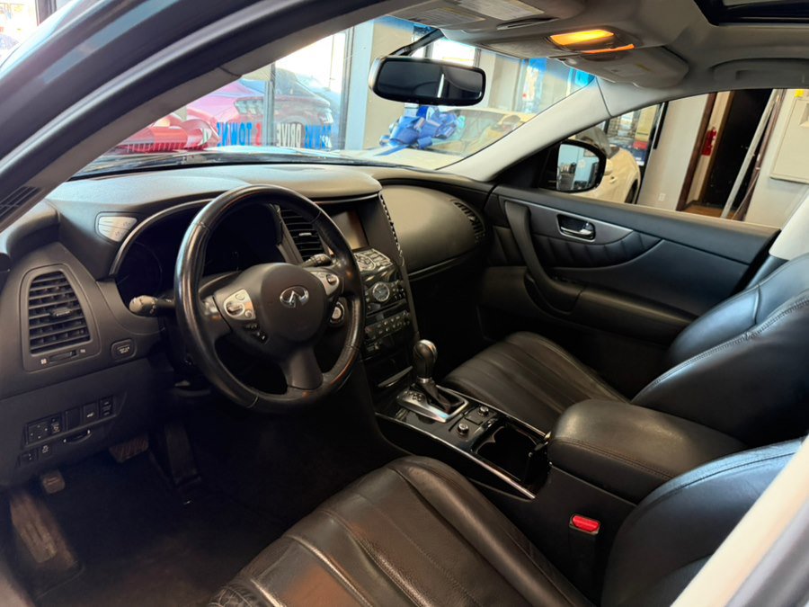 Used 2016 INFINITI QX70 2WD w/ Premium Package image 26