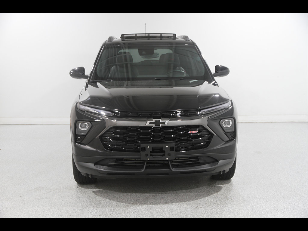 Used 2025 Chevrolet TrailBlazer RS w/ Convenience Package AWD/4WD image 2