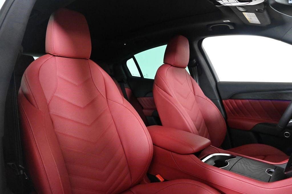 Used 2025 Maserati Grecale Modena image 16