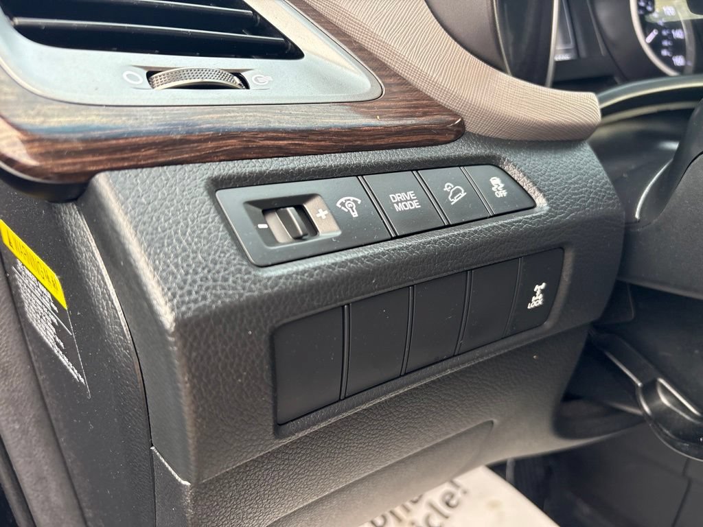 Used 2018 Hyundai Santa Fe Sport w/ 2.4L Value Package 02 AWD/4WD image 19