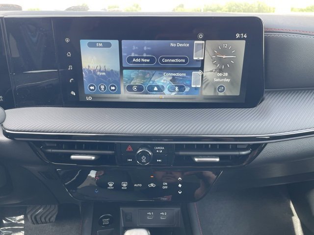 New 2025 Nissan Kicks SR image 16