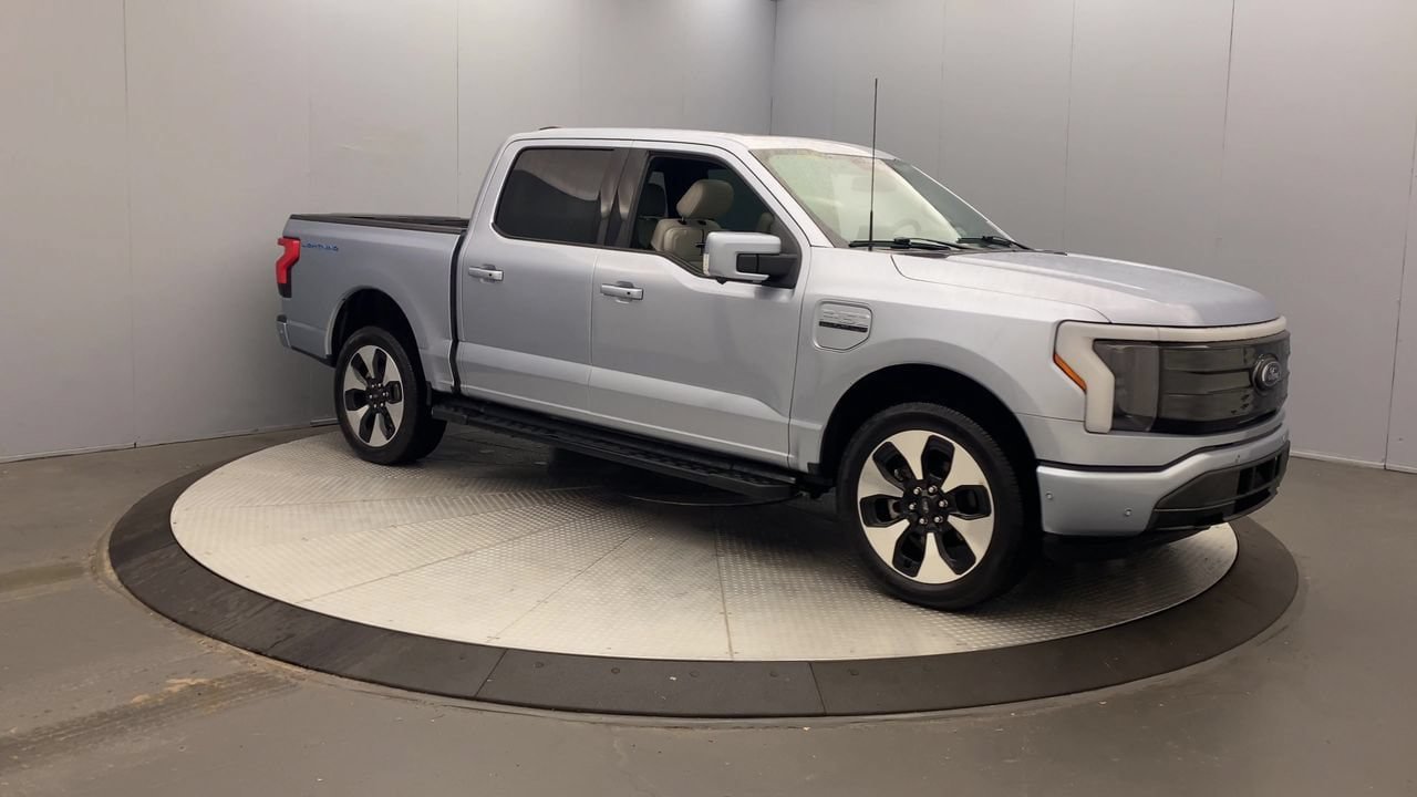 Used 2022 Ford F150 Lightning Platinum AWD/4WD image 7