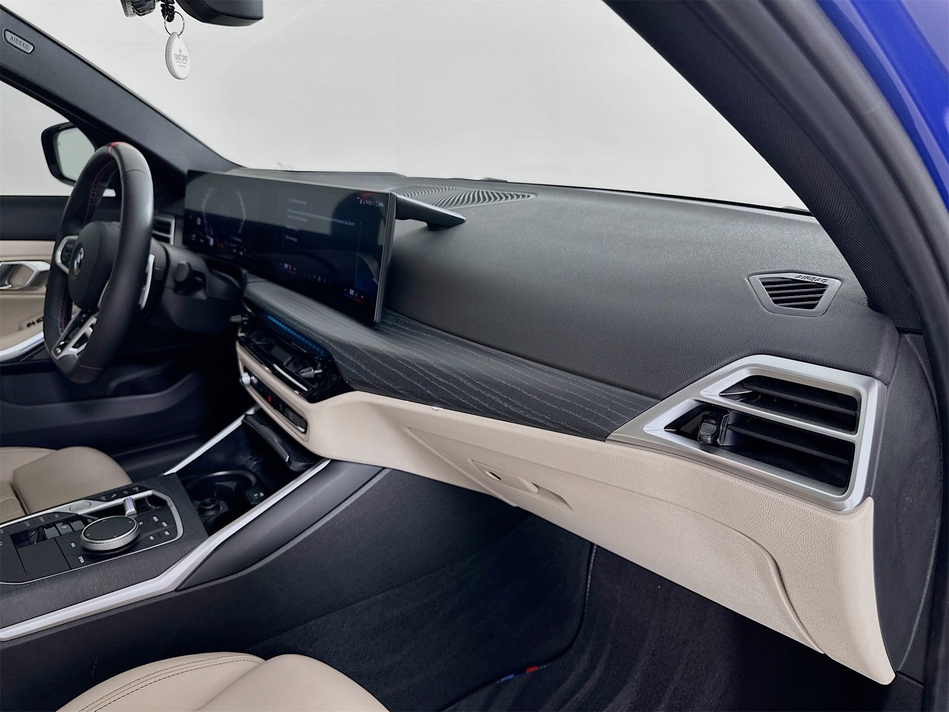 Used 2025 BMW M340i xDrive w/ Premium Package image 32