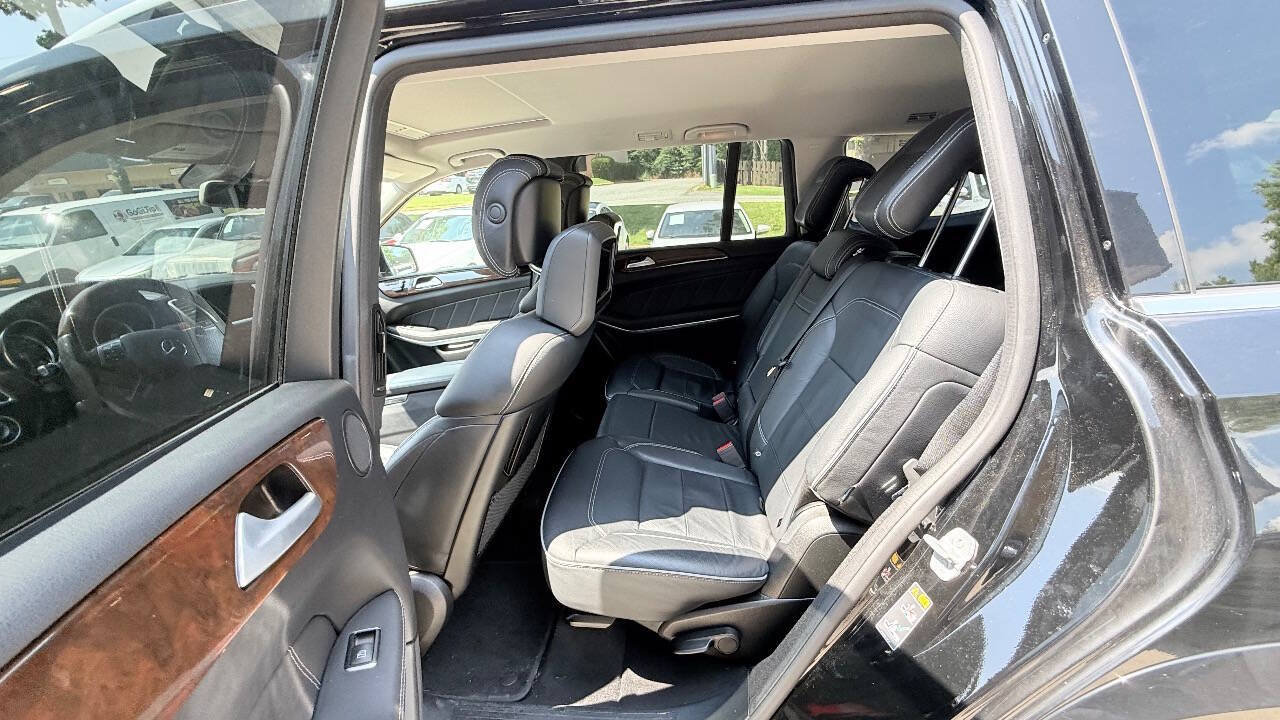 Used 2014 Mercedes-Benz GL 550 4MATIC image 29