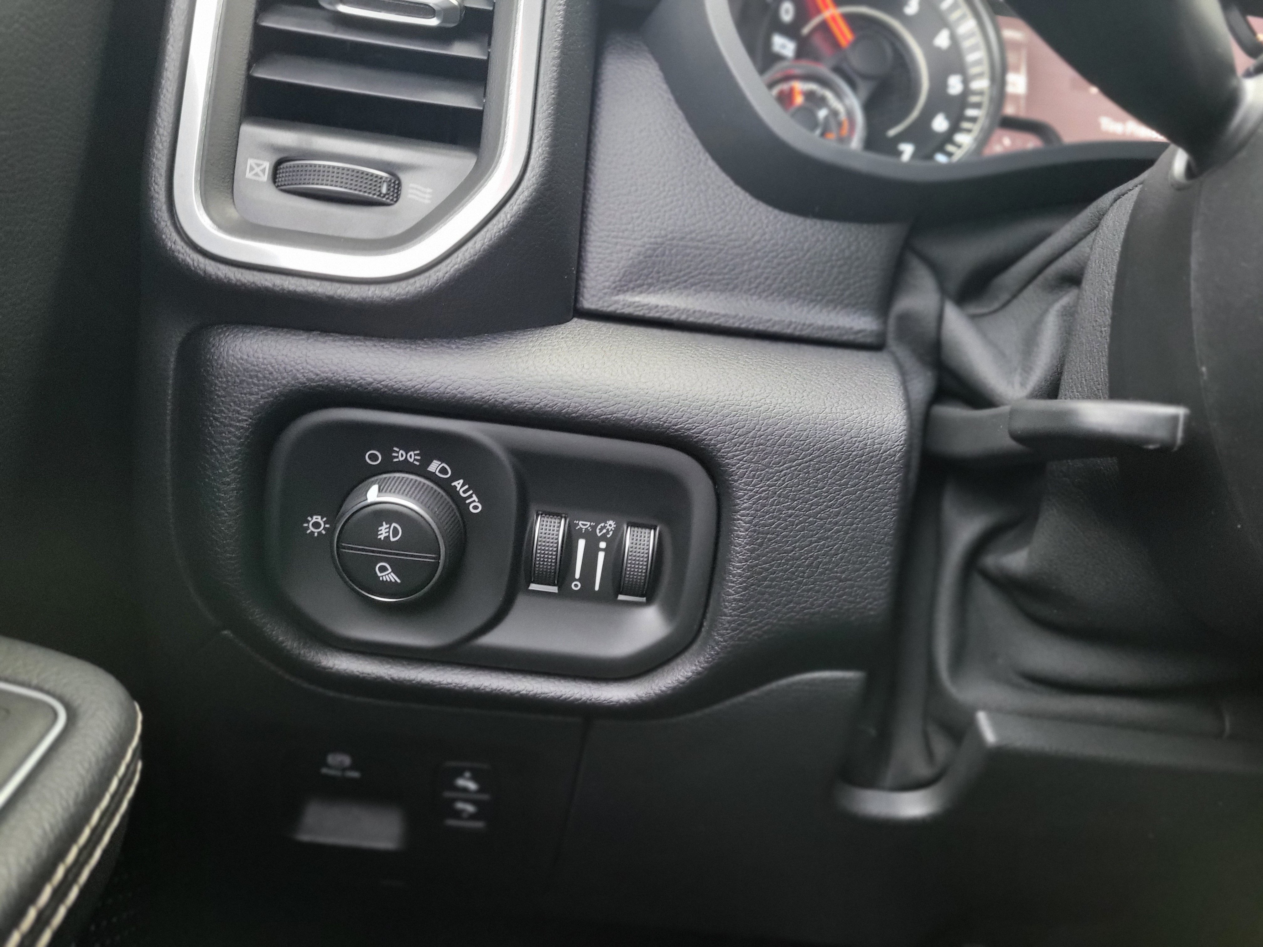 Used 2022 RAM 1500 Laramie w/ Sport Appearance Package AWD/4WD image 24
