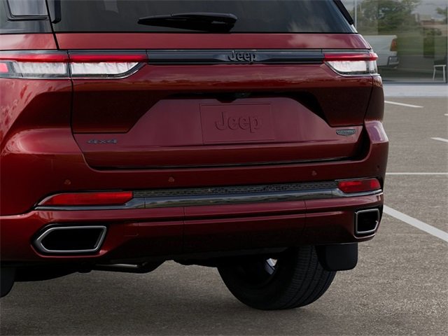 New 2025 Jeep Grand Cherokee Summit image 13