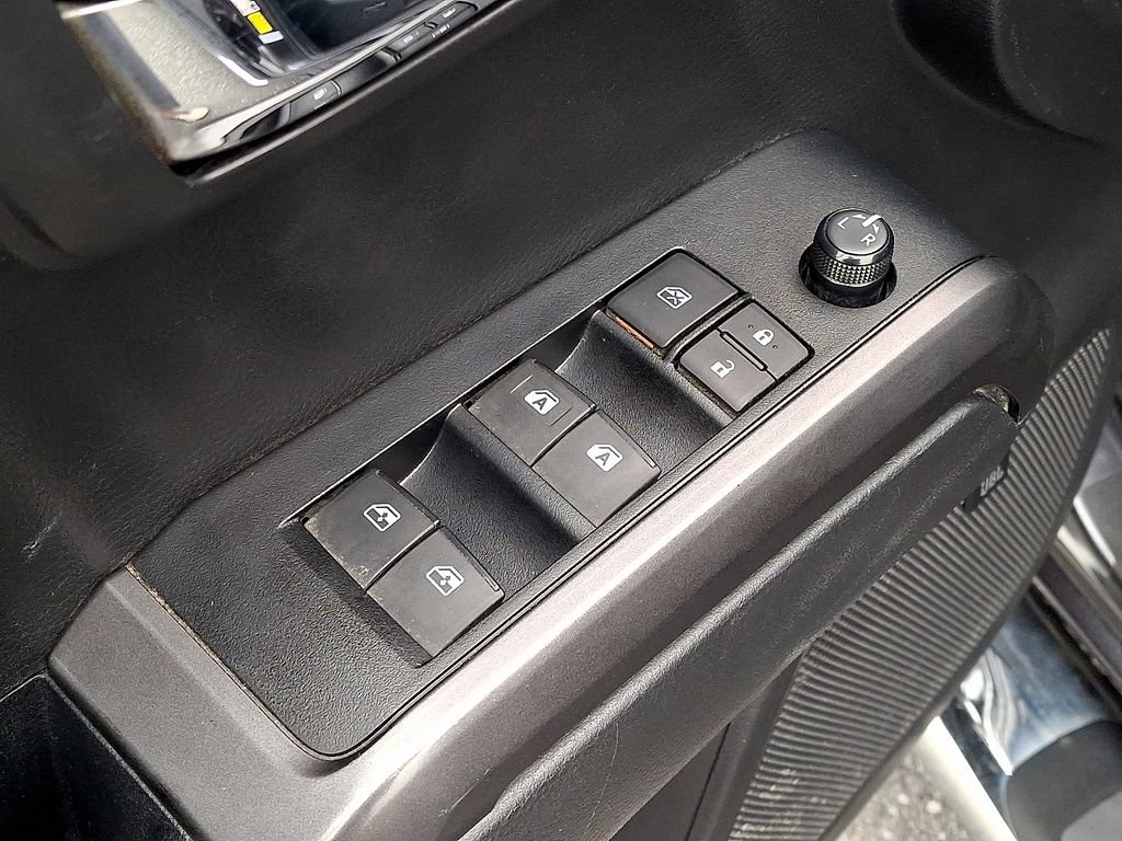 Used 2022 Toyota Tacoma TRD Off-Road w/ TRD Premium Off Road Package AWD/4WD image 15