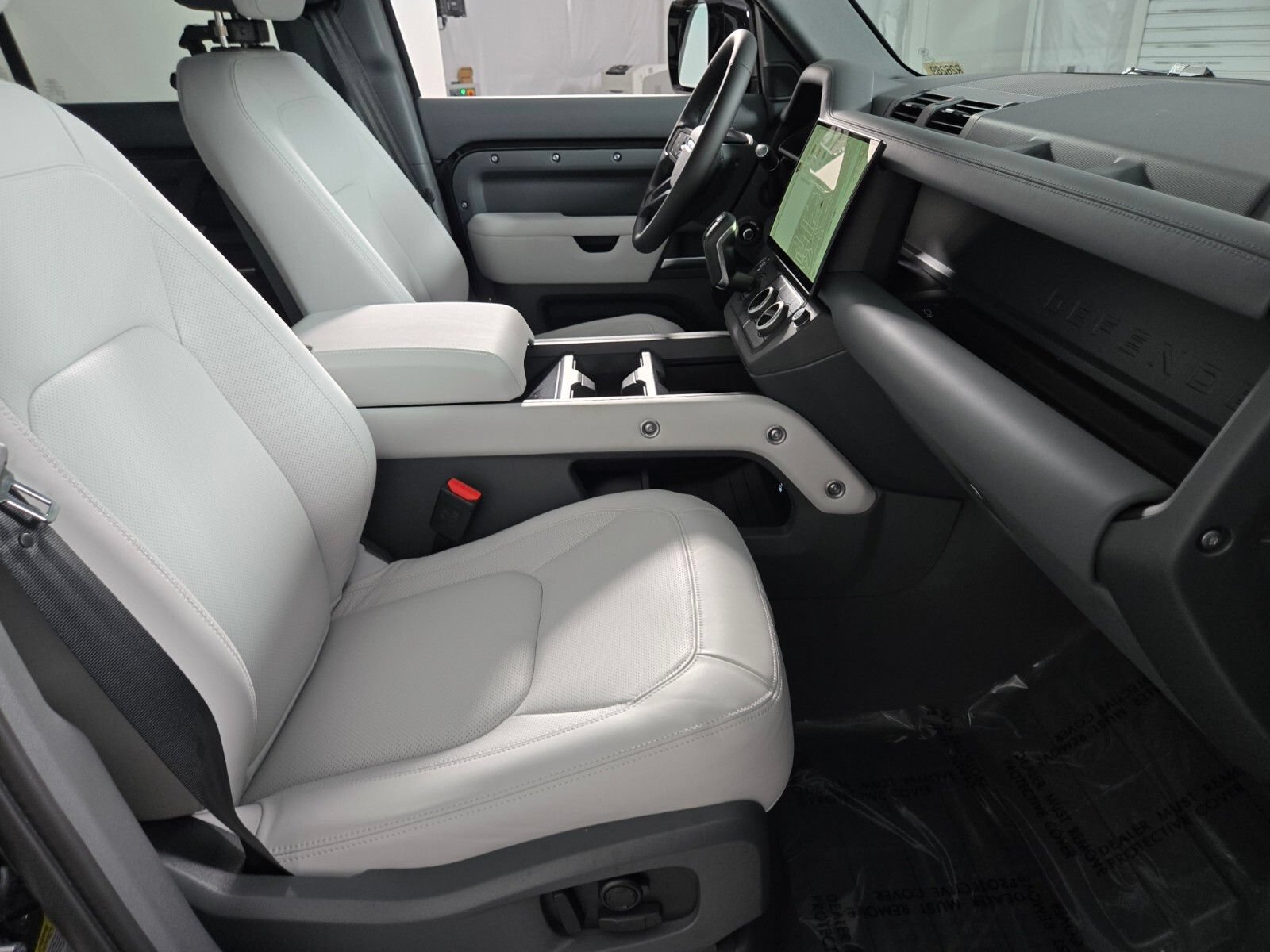 New 2026 Land Rover Defender 110 X-Dynamic SE AWD/4WD image 3