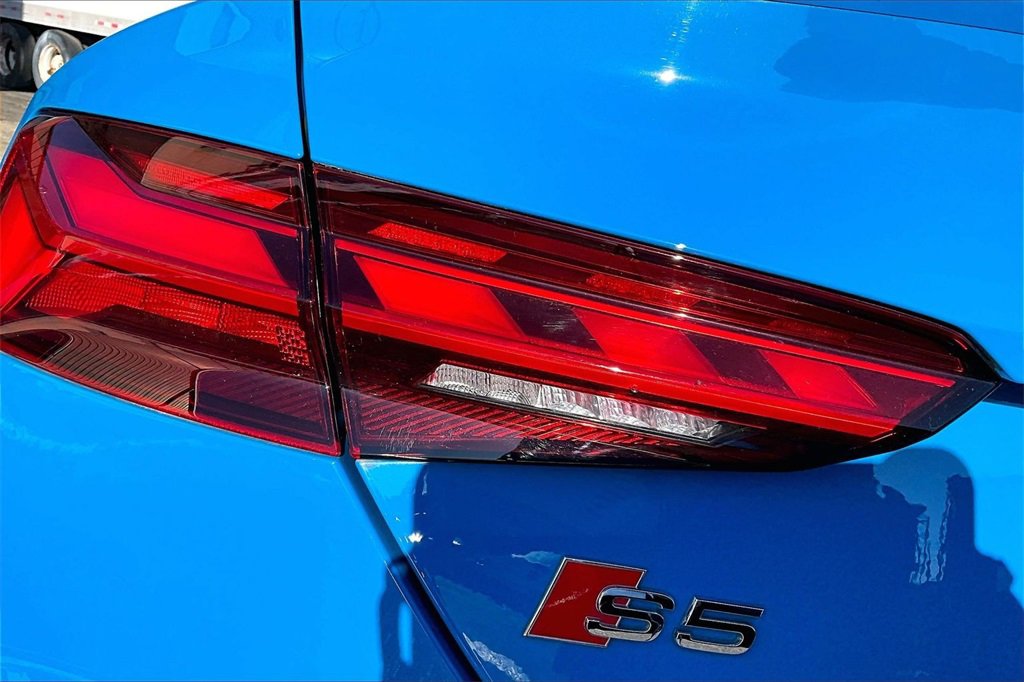Used 2022 Audi S5 Premium Plus w/ Premium Plus image 23