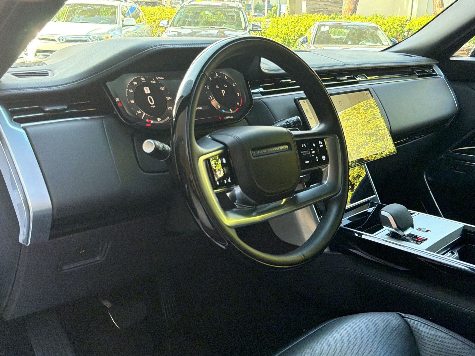 Certified 2025 Land Rover Range Rover Autobiography AWD/4WD image 4
