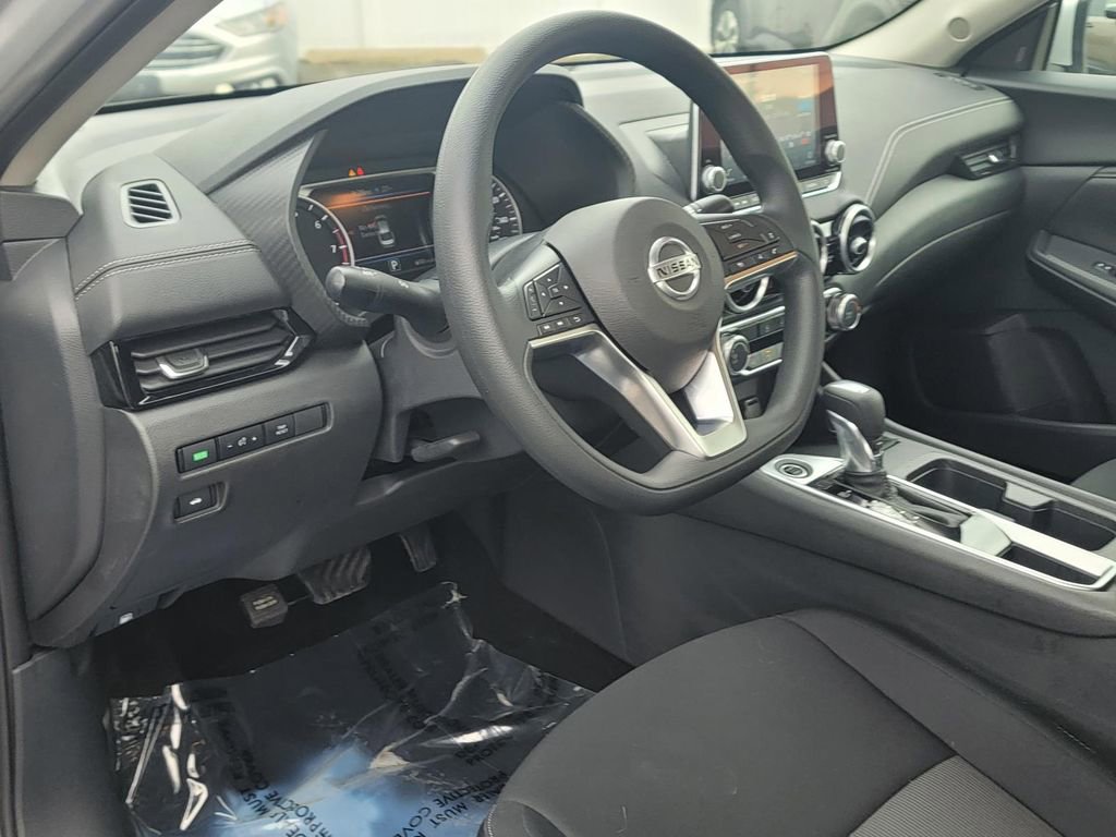 Used 2023 Nissan Sentra SV FWD image 12
