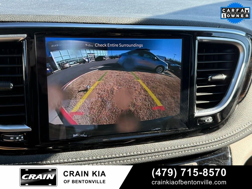 Used 2023 Chrysler Pacifica Limited image 17