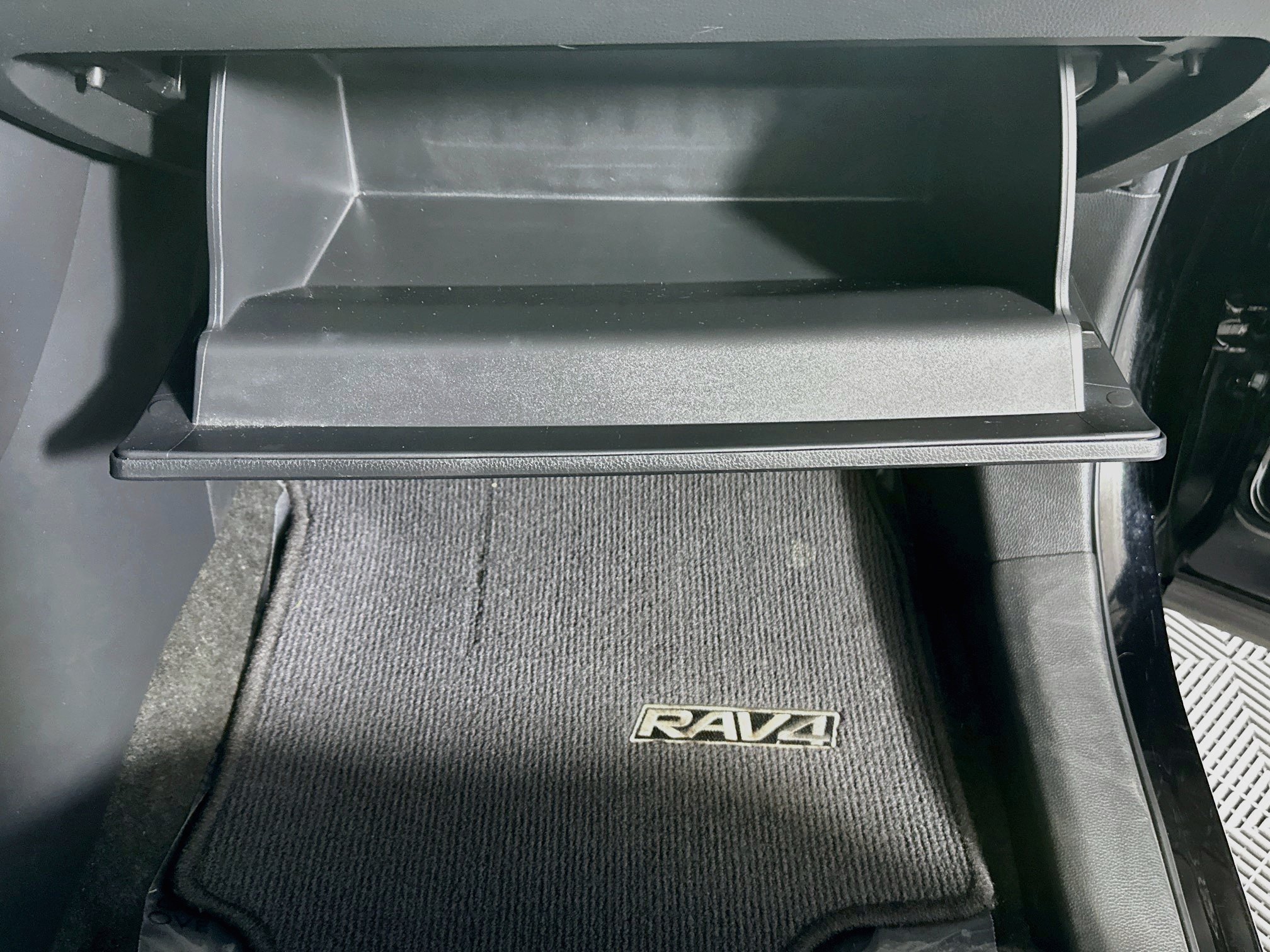 Certified 2023 Toyota RAV4 XLE Premium FWD image 32