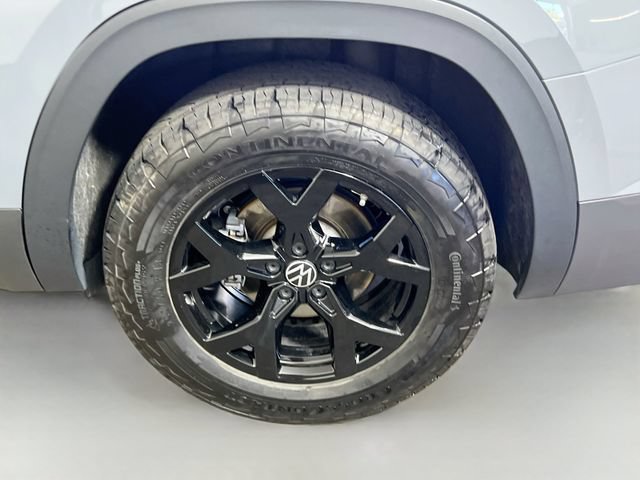 Used 2024 Volkswagen Atlas Peak Edition SEL AWD/4WD image 25