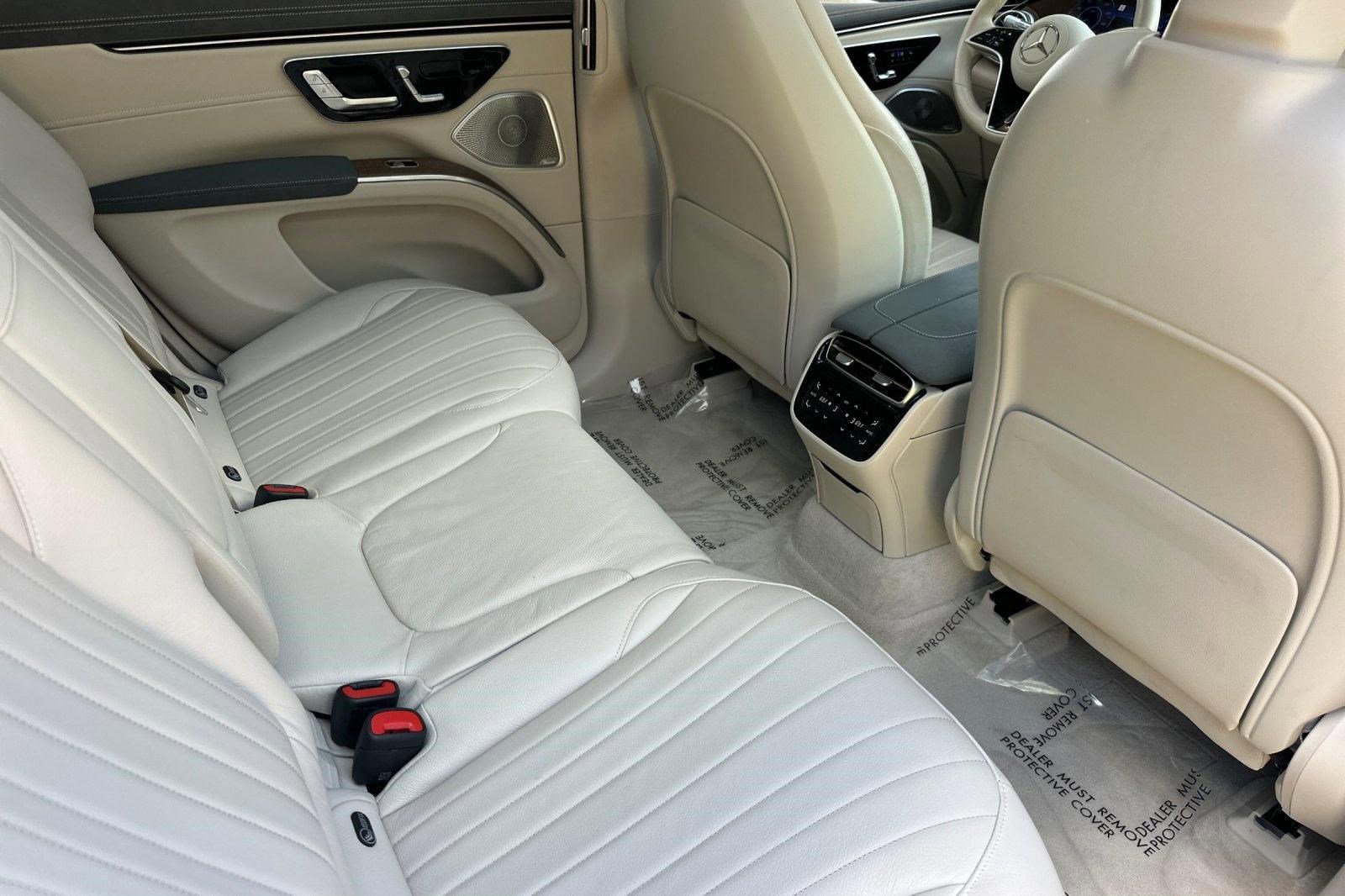 Used 2023 Mercedes-Benz EQS 580 4MATIC SUV image 31