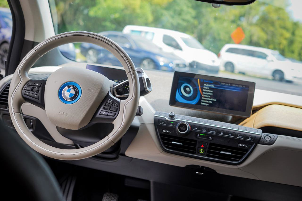Used 2015 BMW i3 w/ Range Extender RWD image 10