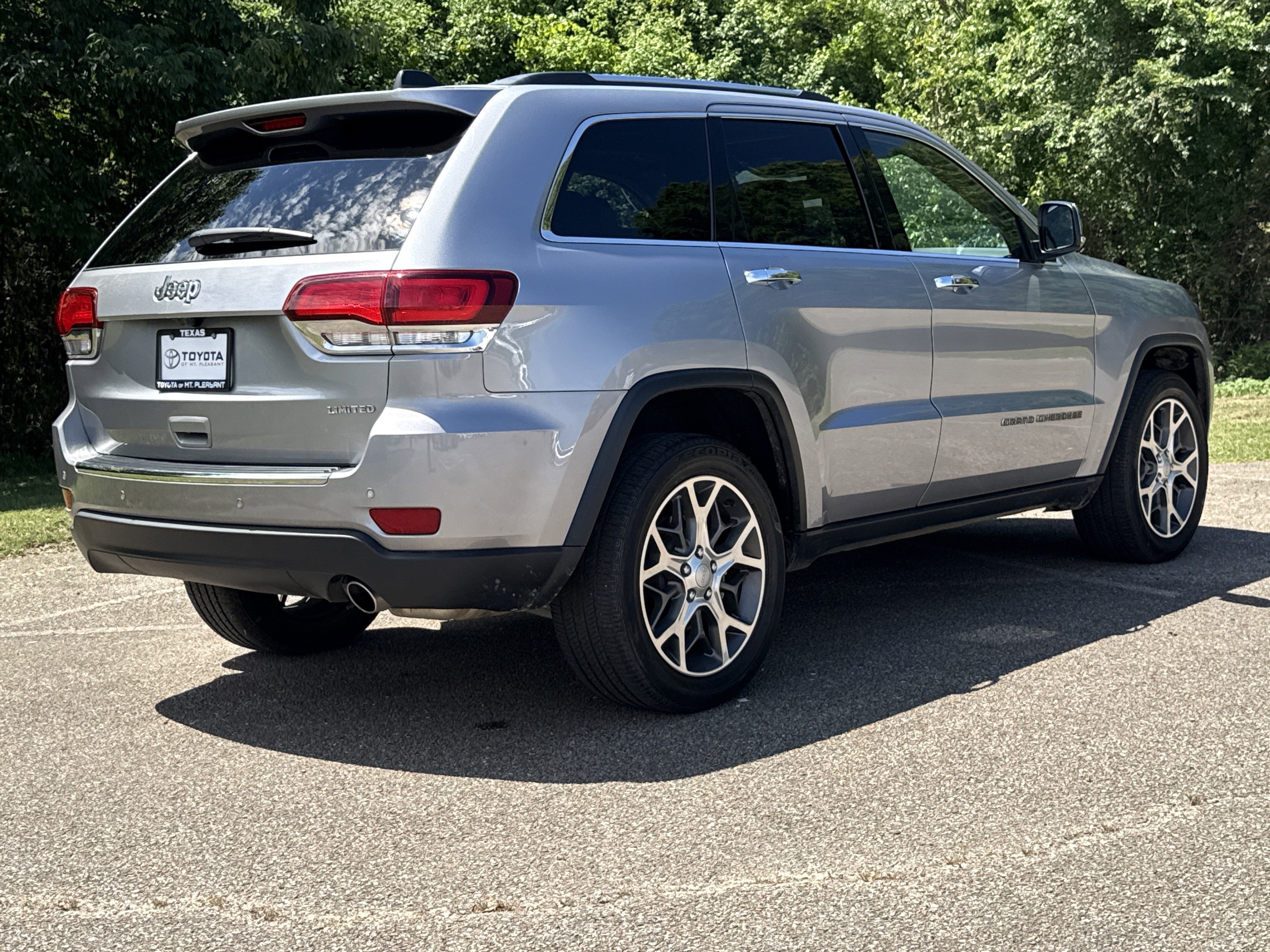Used 2021 Jeep Grand Cherokee Limited w/ Luxury Group II image 24
