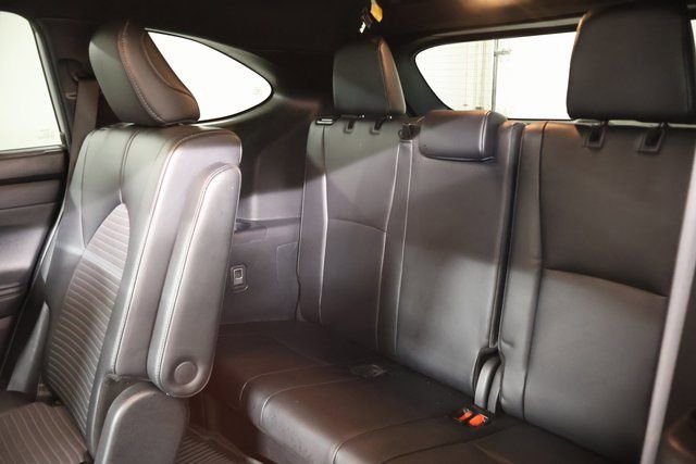 Used 2024 Toyota Highlander XSE AWD/4WD image 32